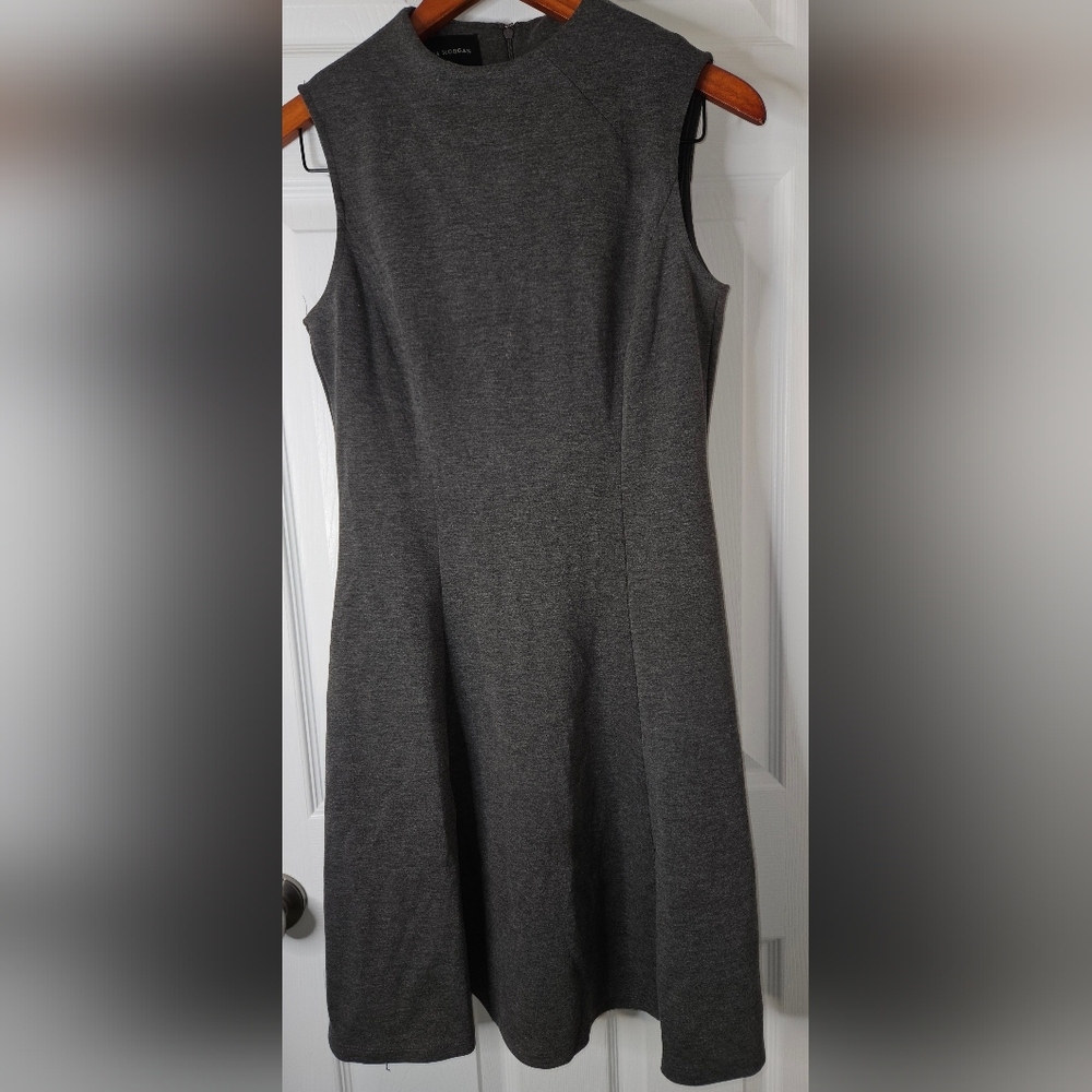 Donna Morgan Fit and Flare Dress.  32'.  Size 4